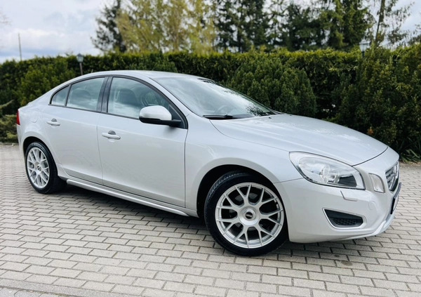 Volvo S60 cena 38900 przebieg: 209000, rok produkcji 2011 z Karlino małe 781